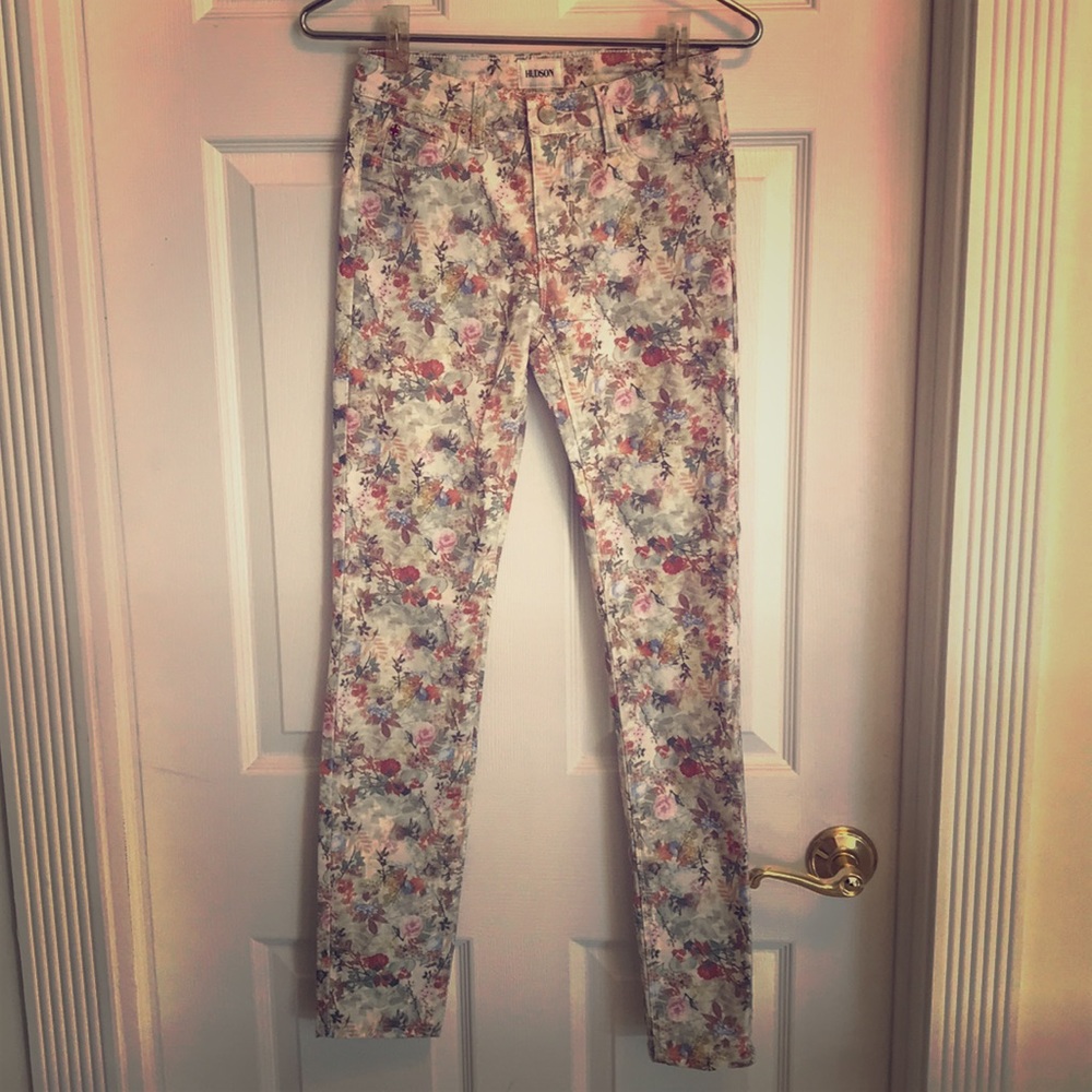 Young girls size 14 floral jeans size 25w/28L